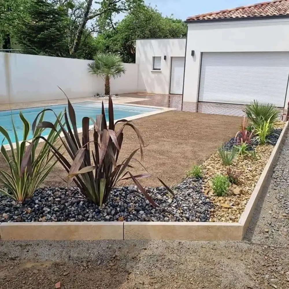 Aménagement d'une piscine à Luçon par Bernier Paysage